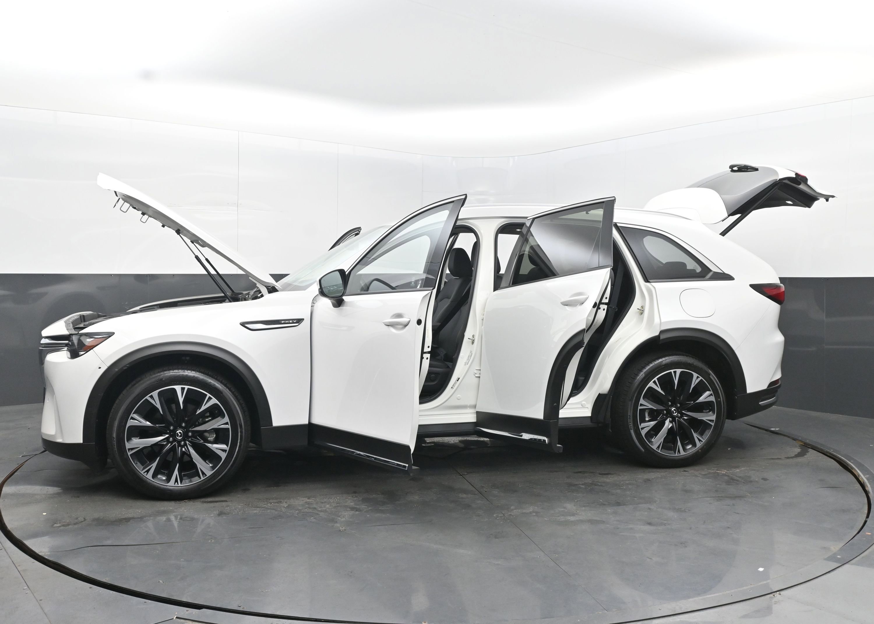 Used 2024 MAZDA CX-90 Plug-In Hybrid w/ Premium Pkg image 39