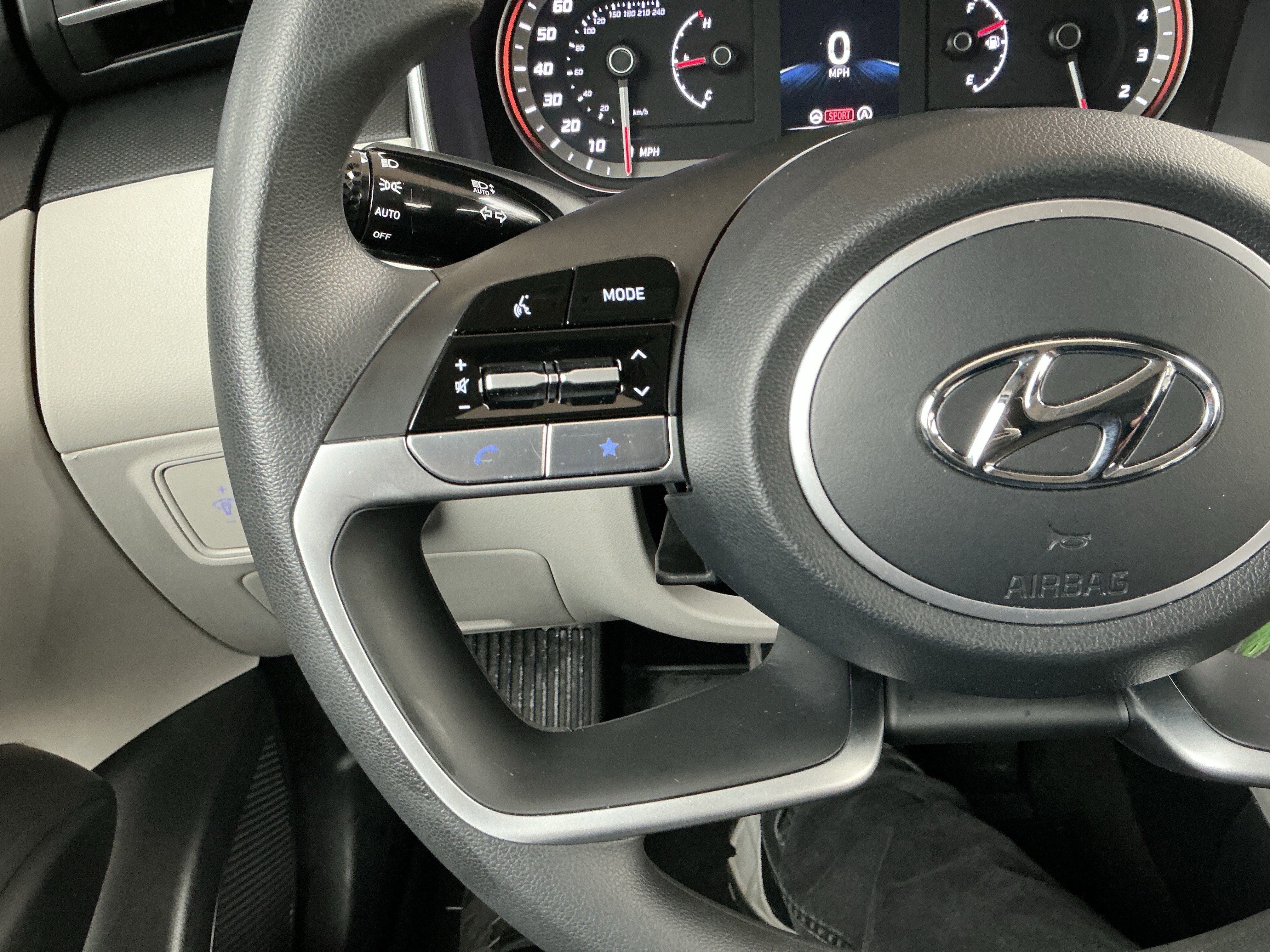 Used 2024 Hyundai Tucson SE image 12