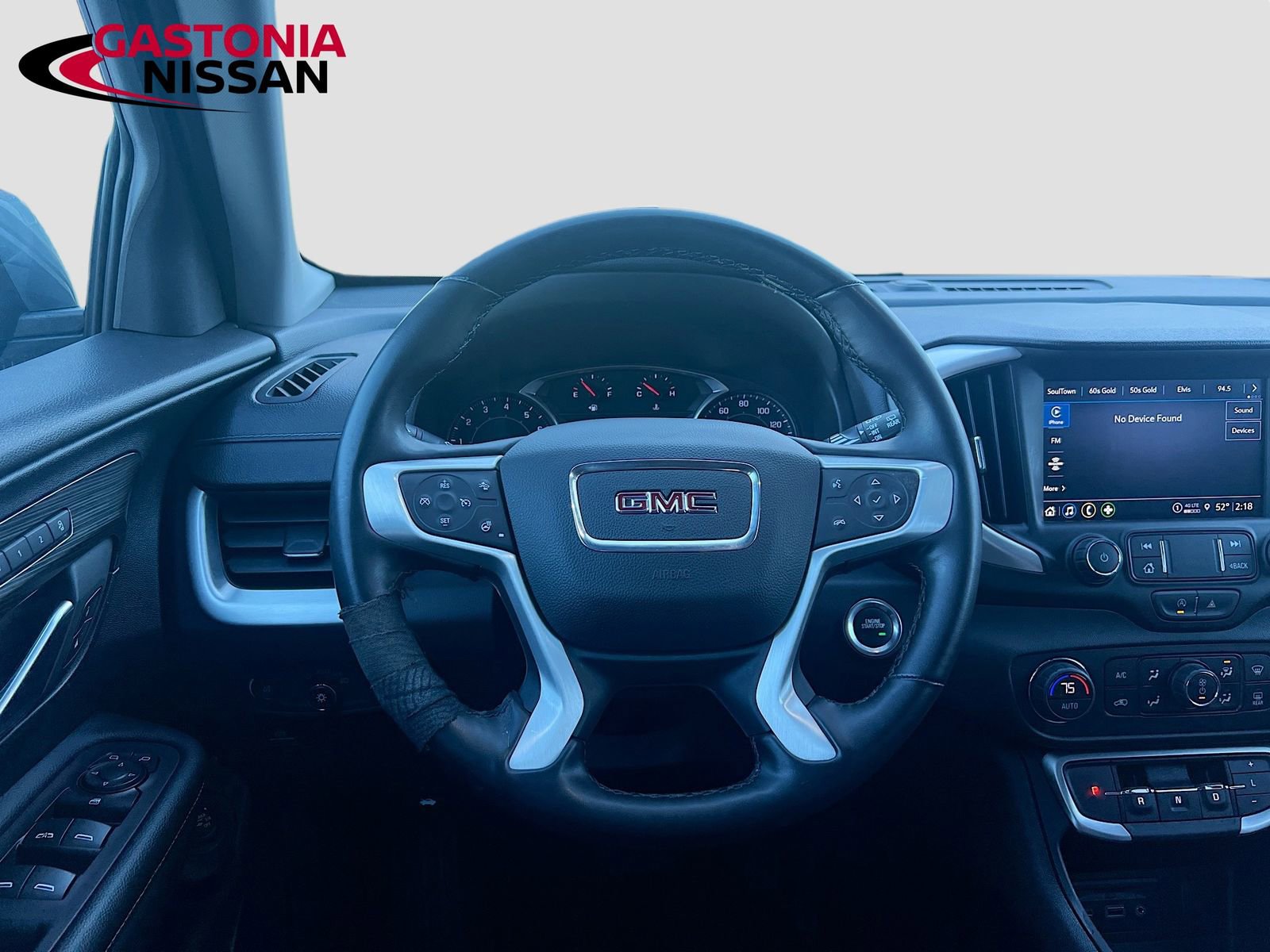 Used 2024 GMC Terrain SLT image 29