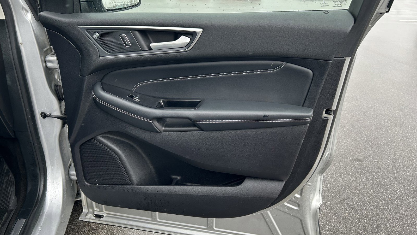 Used 2019 Ford Edge Titanium w/ Cold Weather Package image 19