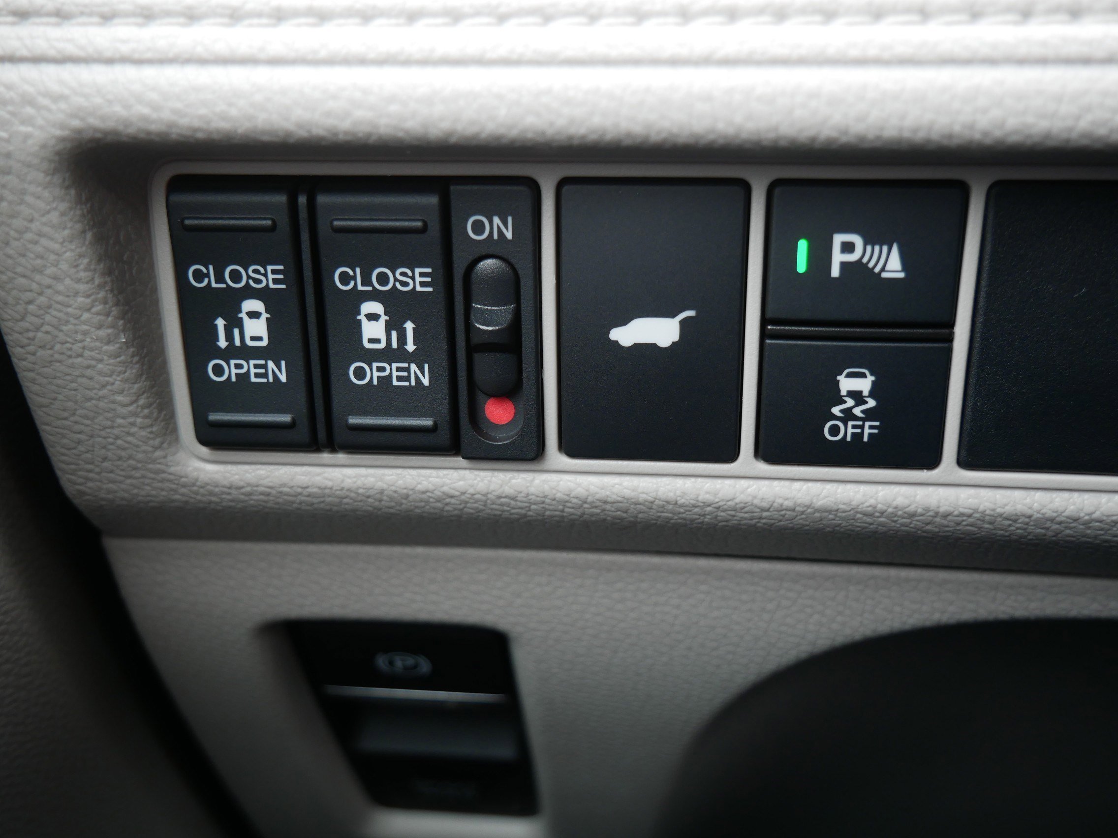 Certified 2026 Honda Odyssey Touring image 26