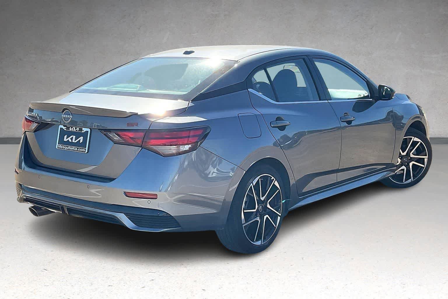 Used 2025 Nissan Sentra SR FWD image 22