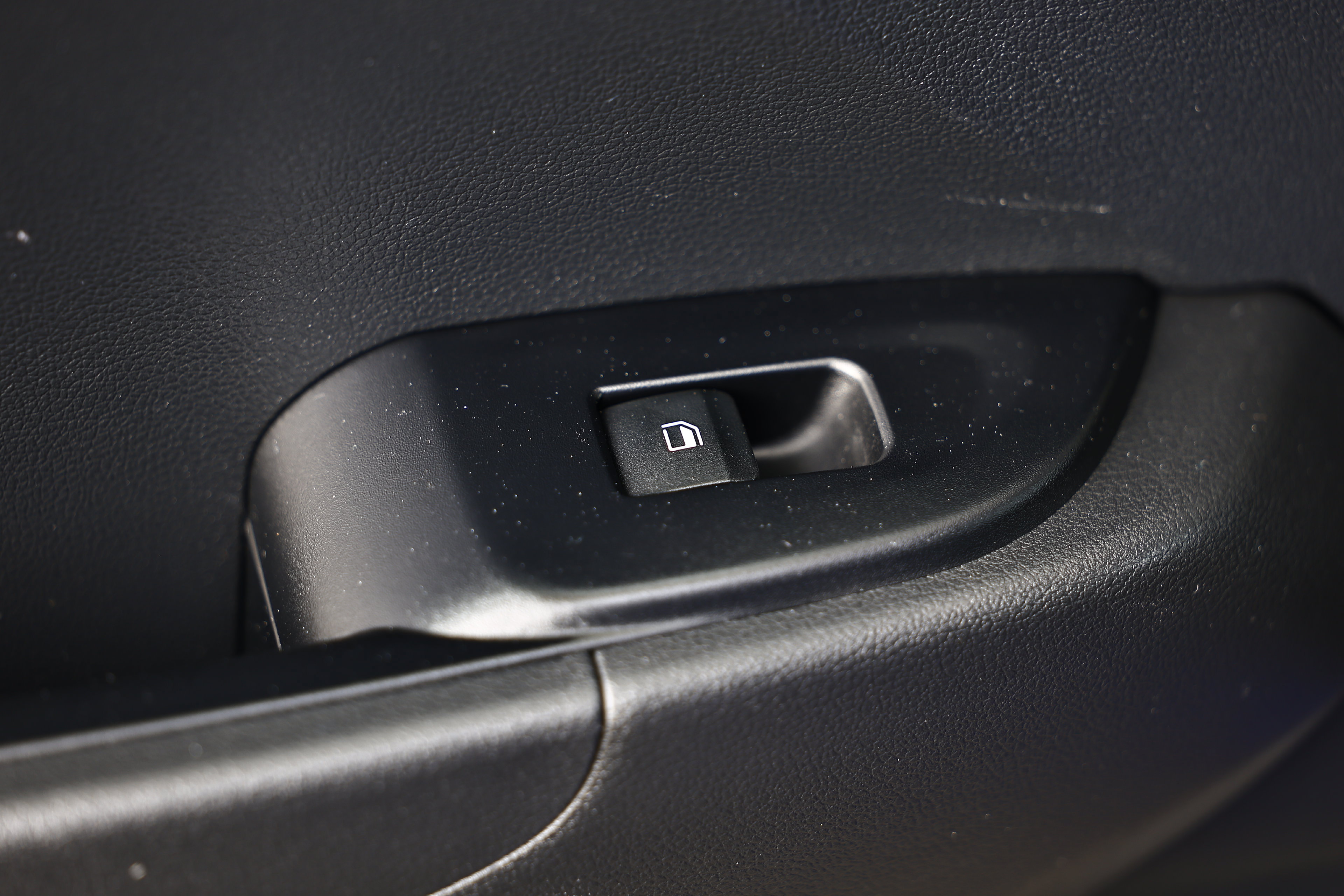 Used 2025 Hyundai Venue SEL FWD image 24
