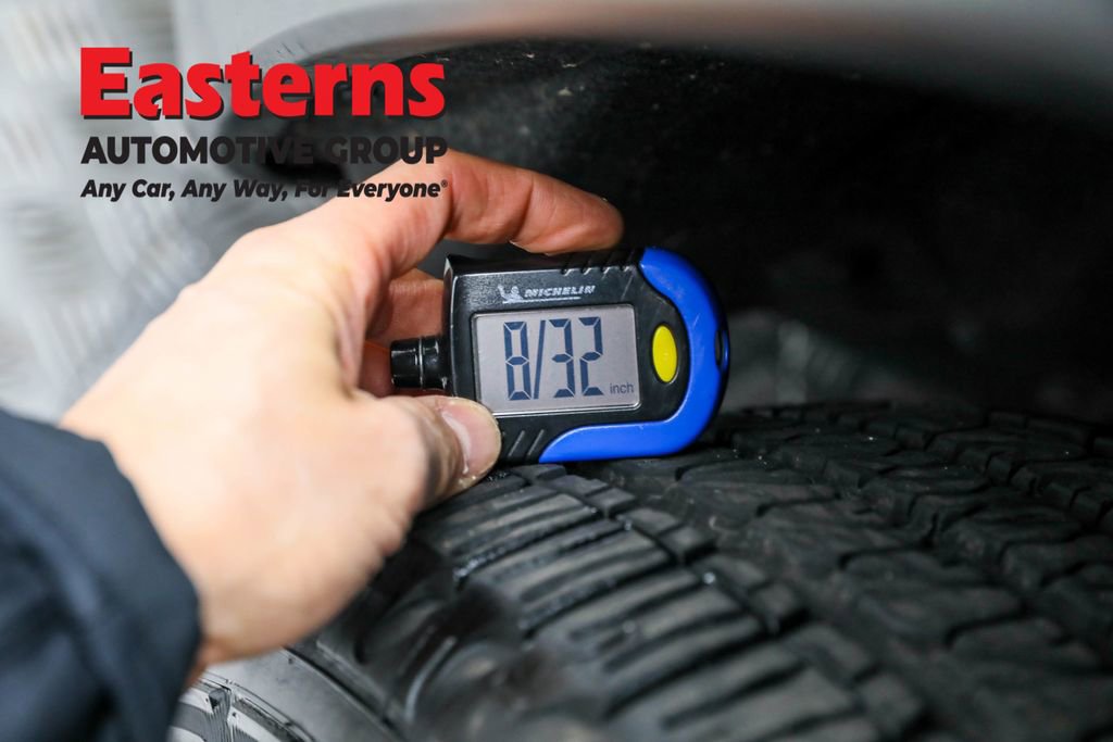 Used 2023 Jeep Grand Cherokee L Laredo image 30