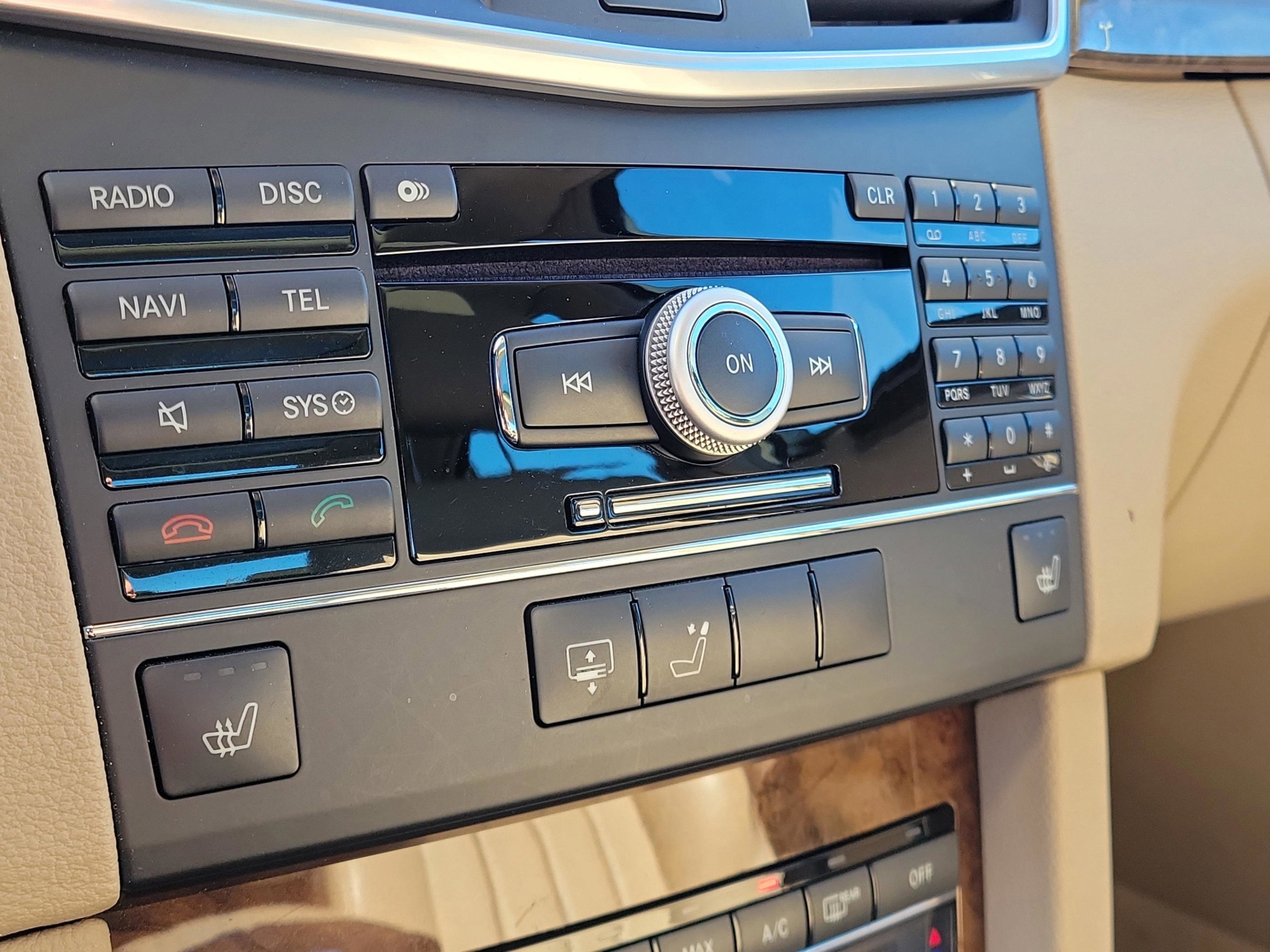 Used 2010 Mercedes-Benz E 350 4MATIC Sedan image 25