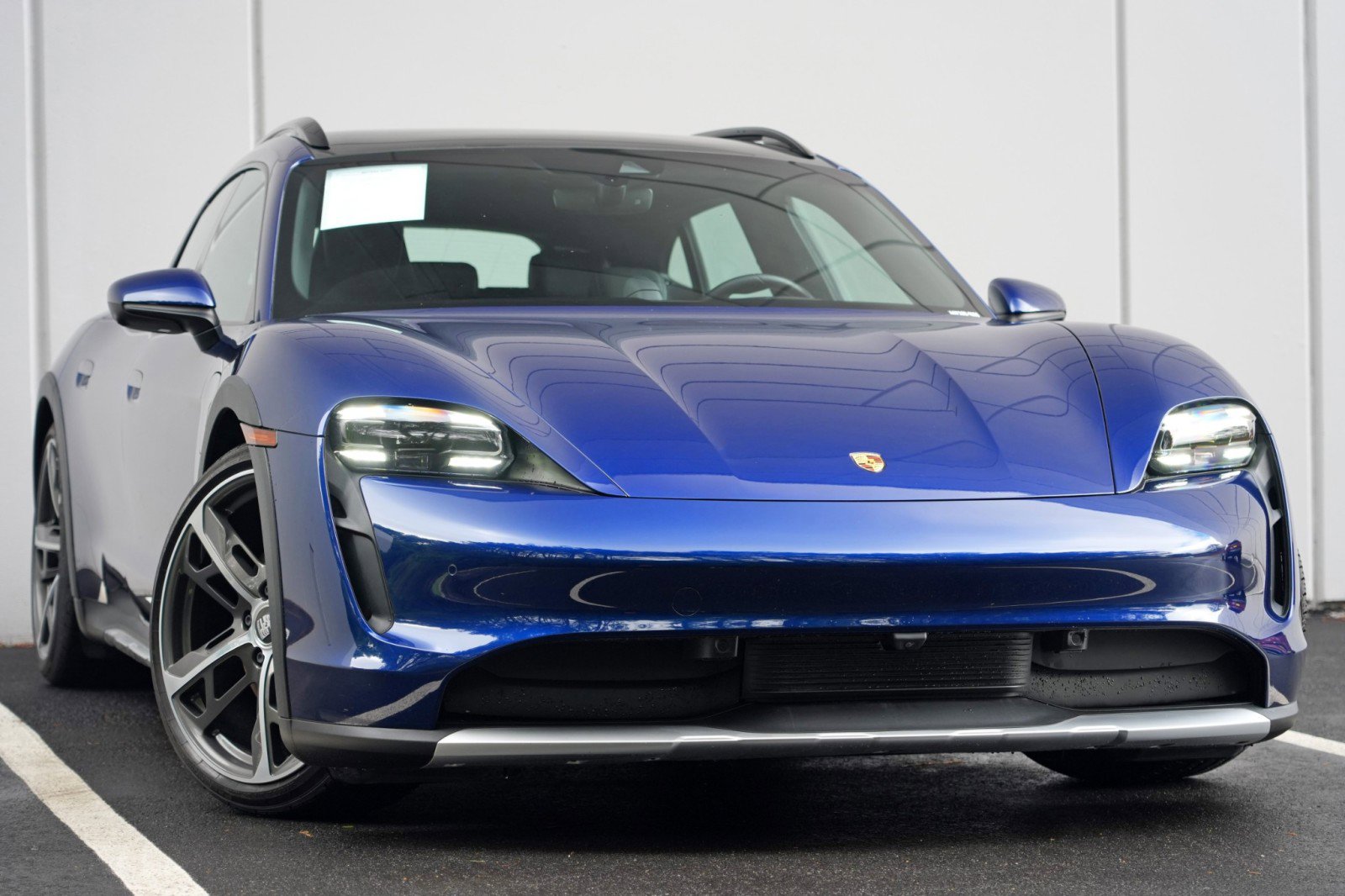 Used 2022 Porsche Taycan 4 Cross Turismo AWD/4WD image 4