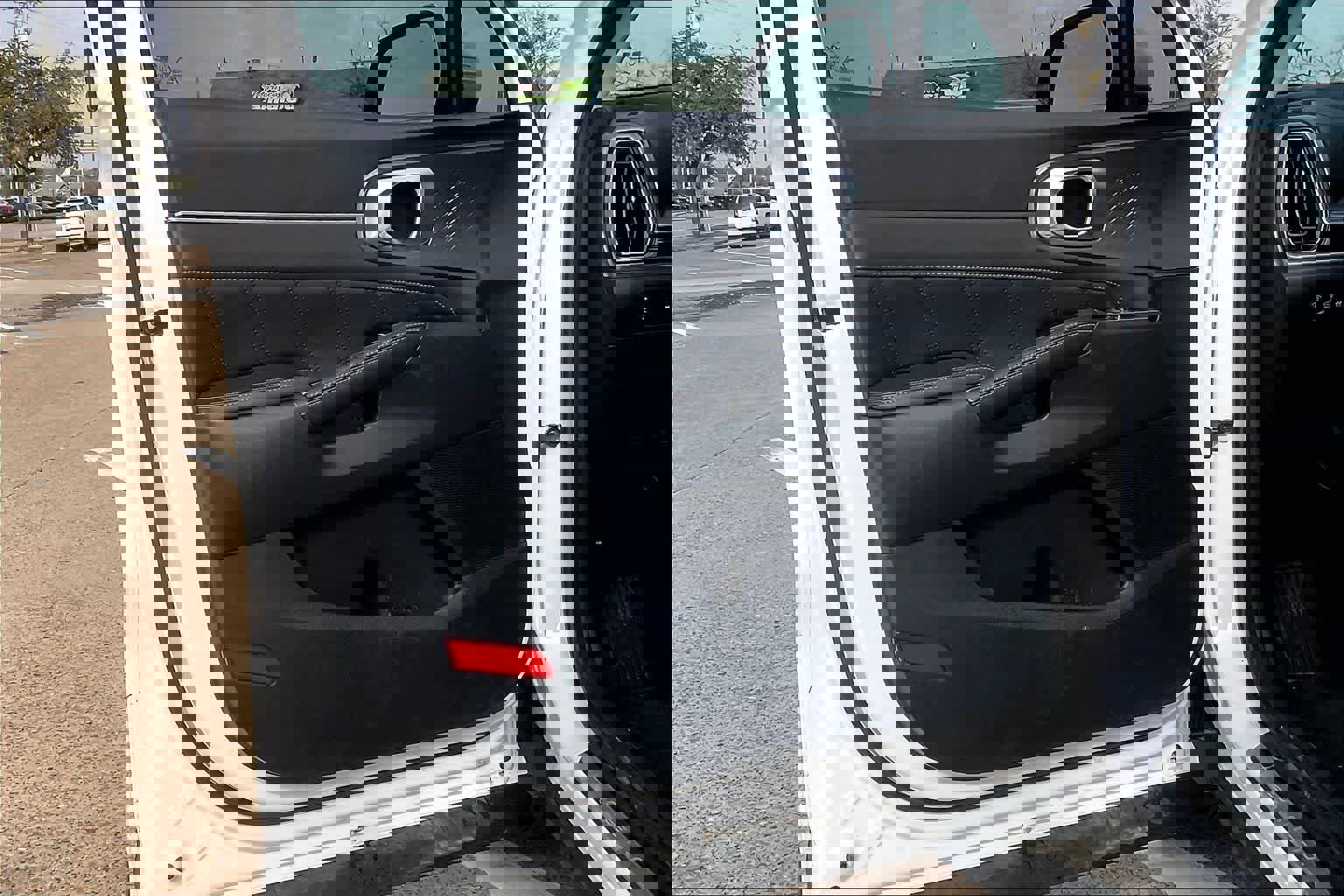 Certified 2024 Kia Sorento SX image 25