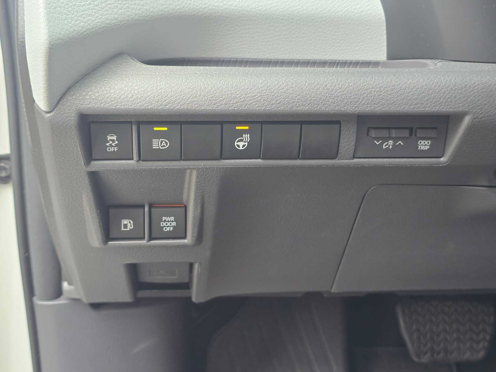 Used 2024 Toyota Sienna XSE AWD/4WD image 25