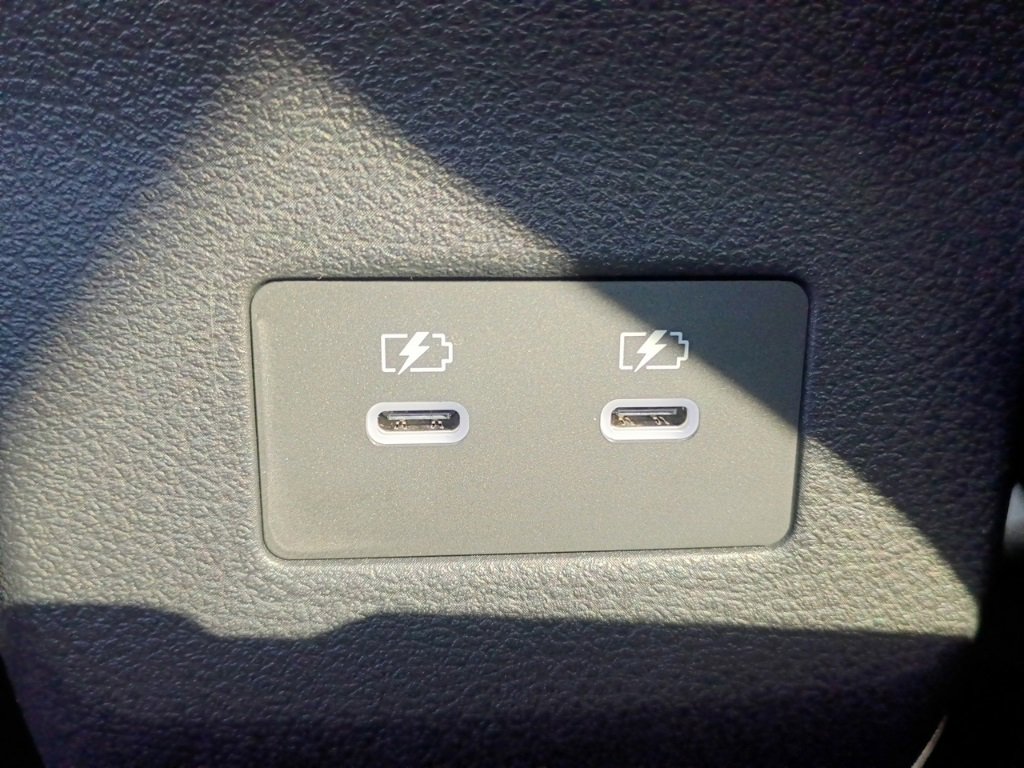 New 2026 Nissan Kicks SR image 25