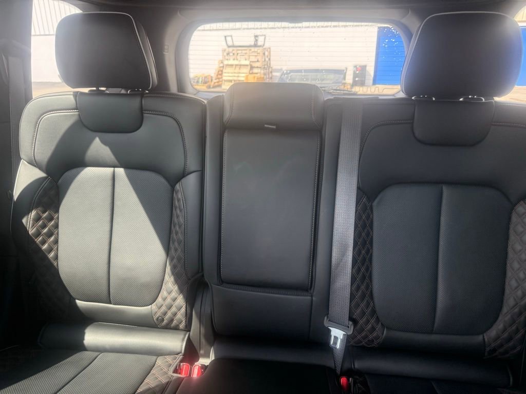 Used 2022 Jeep Grand Cherokee Summit AWD/4WD image 34