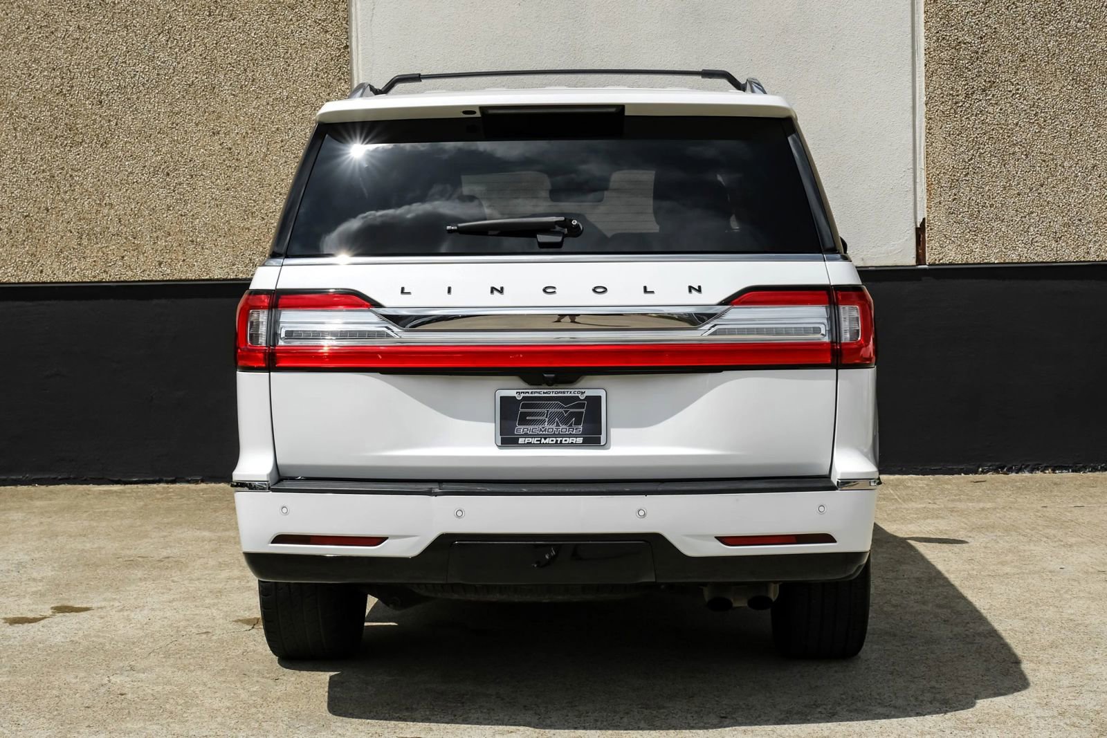 Used 2020 Lincoln Navigator Black Label w/ Cargo Convenience Package AWD/4WD image 11