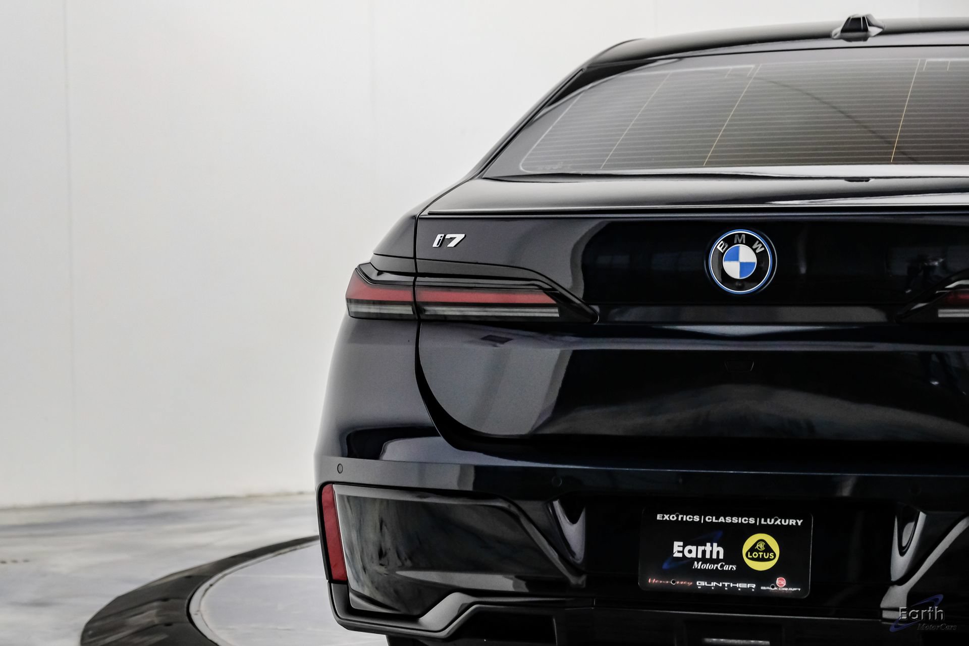 Used 2025 BMW i7 xDrive60 AWD/4WD image 14