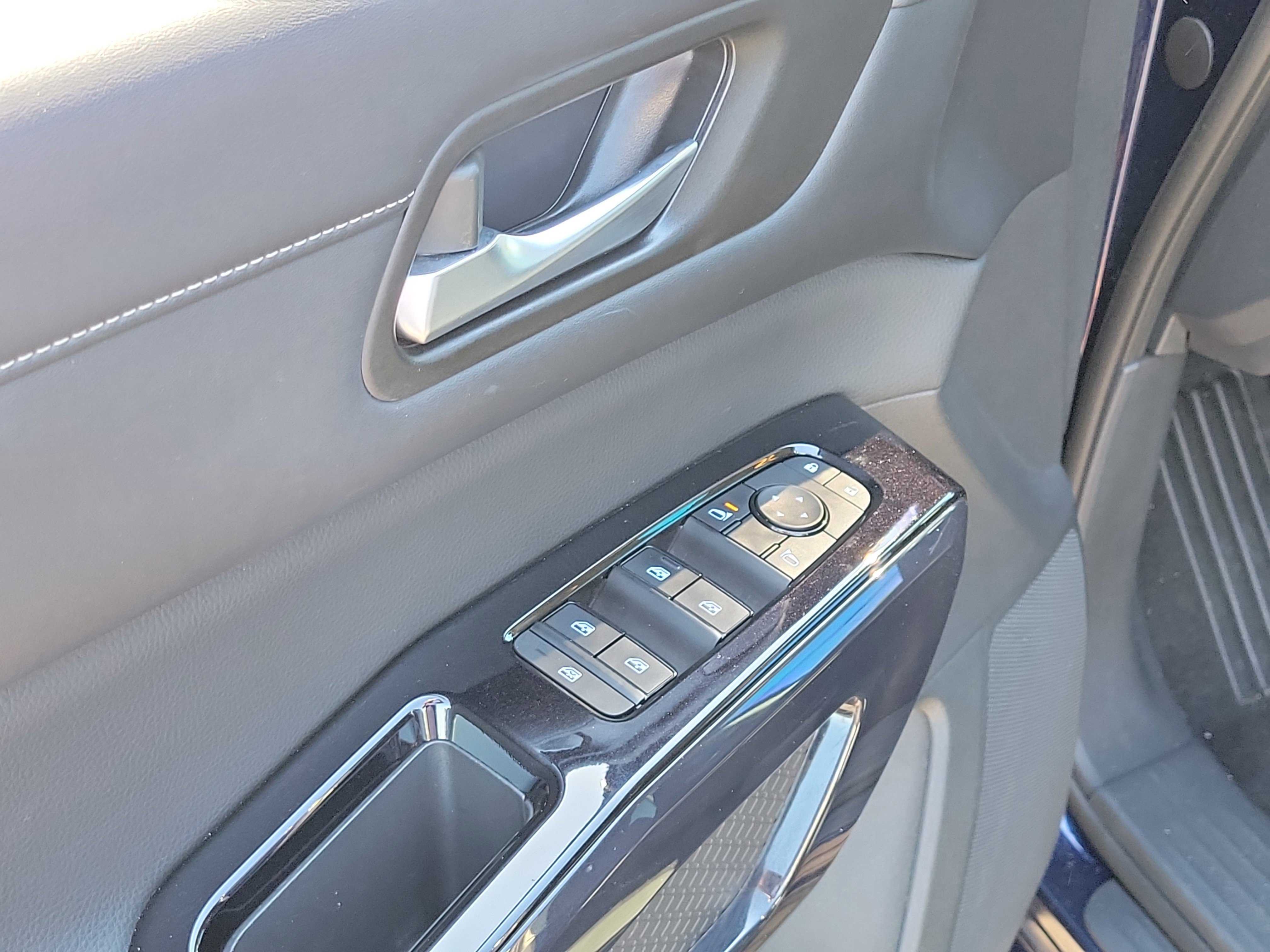 Used 2022 Nissan Pathfinder S FWD image 21
