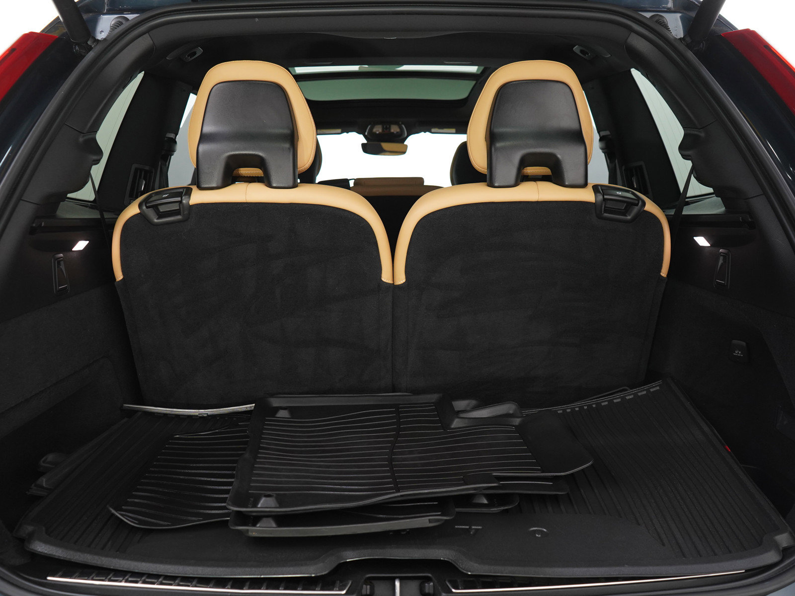 Used 2024 Volvo XC90 B6 Ultimate w/ Protection Package Premier AWD/4WD image 21