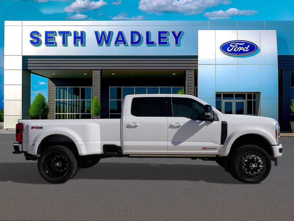 Used 2026 Ford F450 Platinum w/ FX4 Off-Road Package image 2