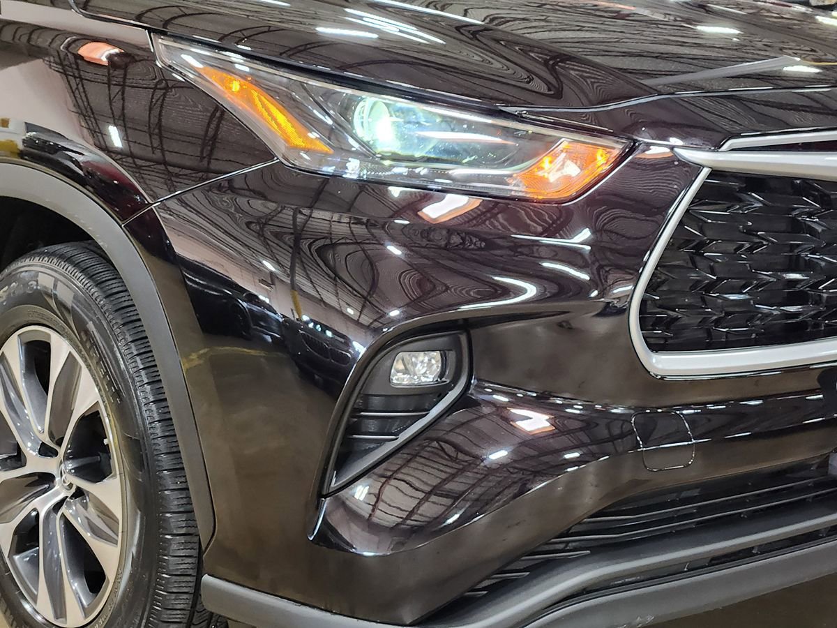 Used 2022 Toyota Highlander XLE FWD image 13