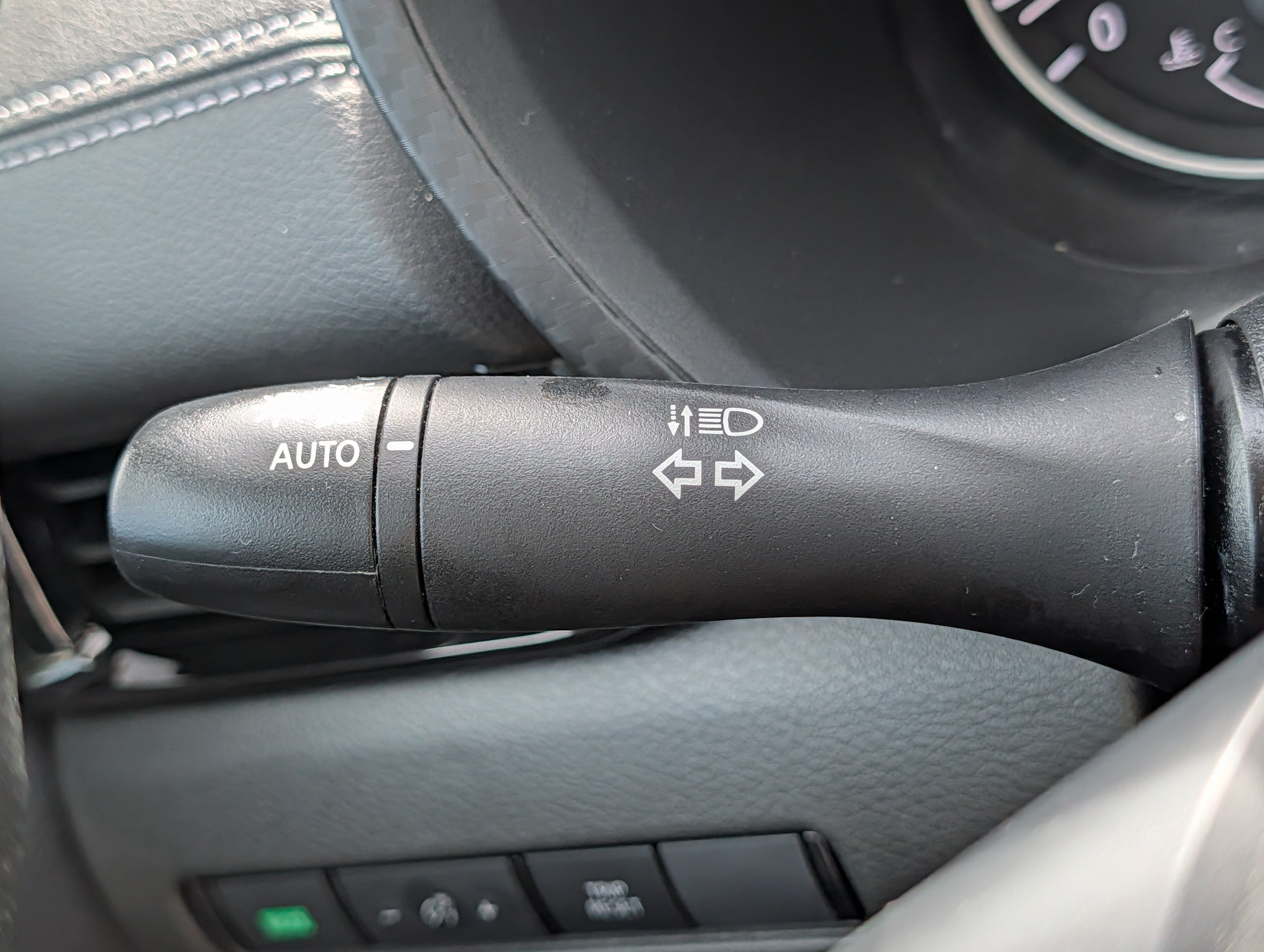 Used 2024 Nissan Sentra SV FWD image 31