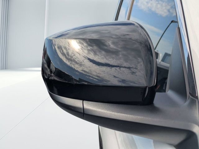 Used 2023 Jeep Grand Cherokee Laredo w/ Luxury Tech Group I AWD/4WD image 11