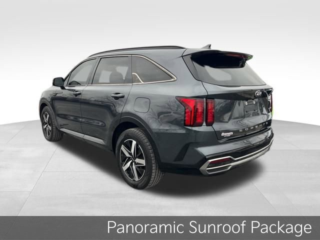 Used 2021 Kia Sorento EX w/ Panoramic Sunroof Package image 5