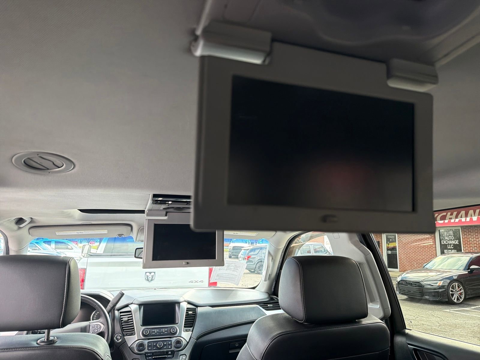 Used 2017 Chevrolet Suburban Premier image 34