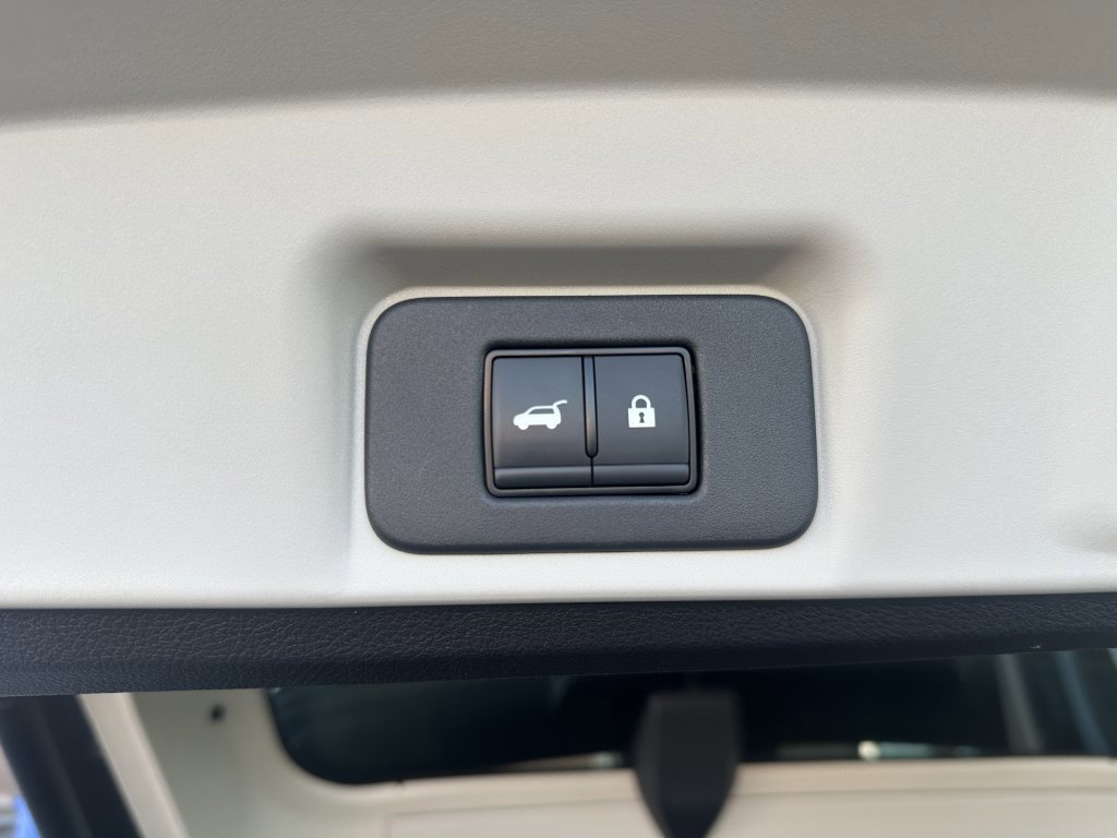 Used 2024 Nissan Ariya FWD image 38