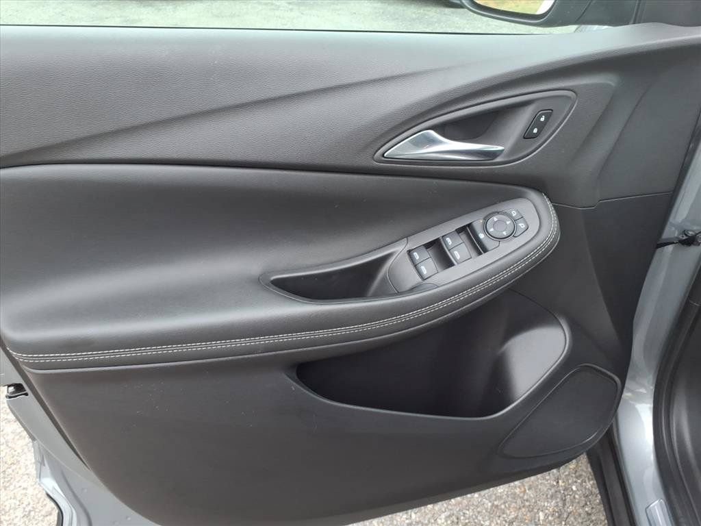 Used 2023 Buick Encore GX Preferred w/ Cold Weather Comfort Package FWD image 21