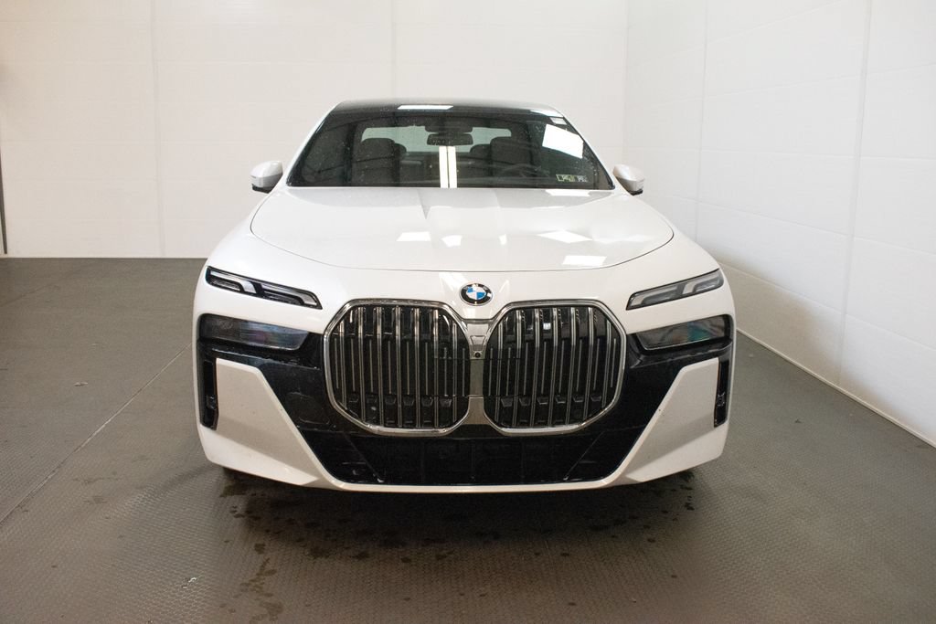 Certified 2026 BMW 740i xDrive AWD/4WD image 2