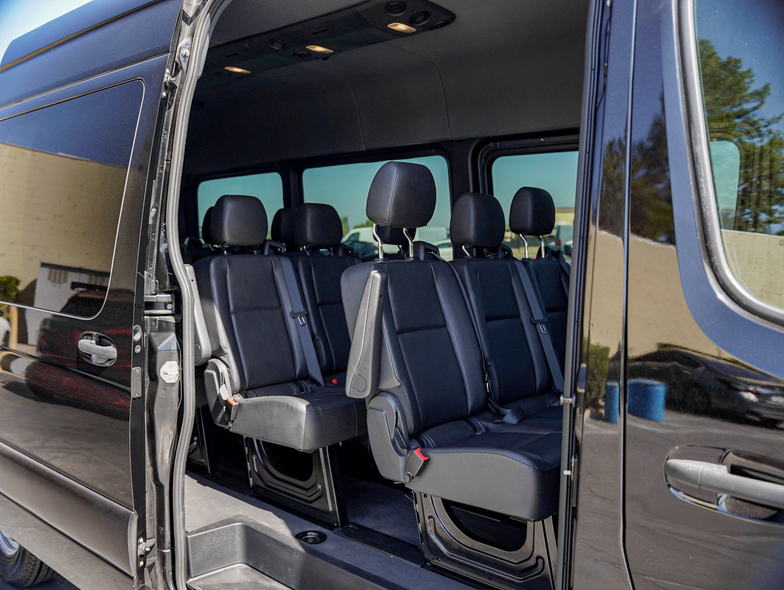 Used 2024 Mercedes-Benz Sprinter 2500 image 10