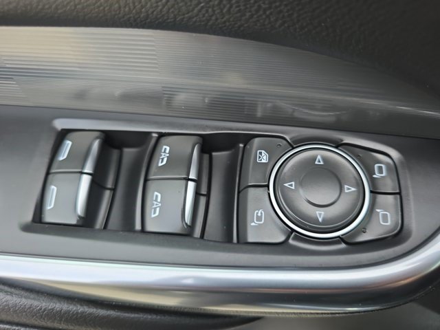 Certified 2025 Cadillac XT4 Premium Luxury AWD/4WD image 23