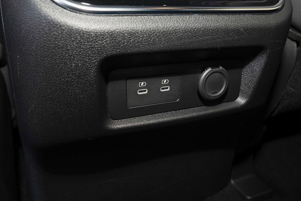 Used 2025 Nissan Armada SL w/ Captain's Chari Seat Package AWD/4WD image 18