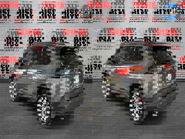Used 2023 Toyota RAV4 XLE Premium image 6