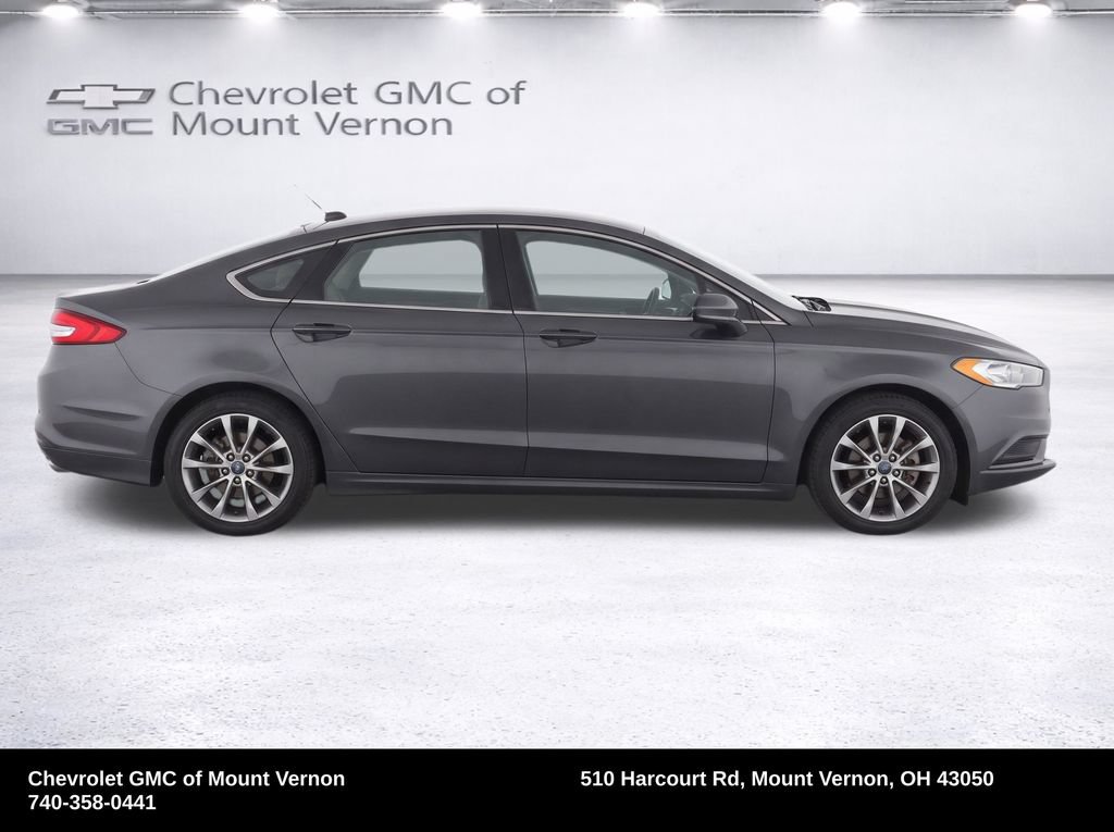Used 2017 Ford Fusion SE w/ Fusion SE Technology Package FWD image 28