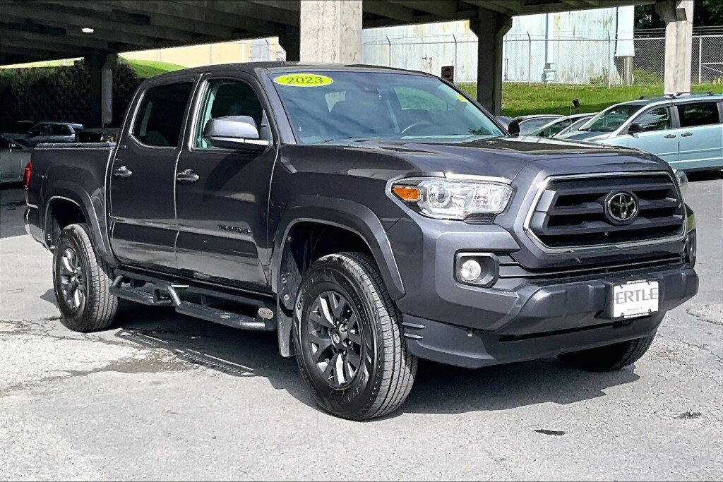 Used 2023 Toyota Tacoma SR5 AWD/4WD image 18