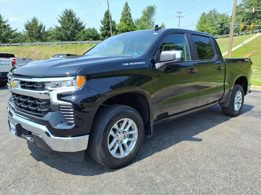 Used 2023 Chevrolet Silverado 1500 LT AWD/4WD image 7