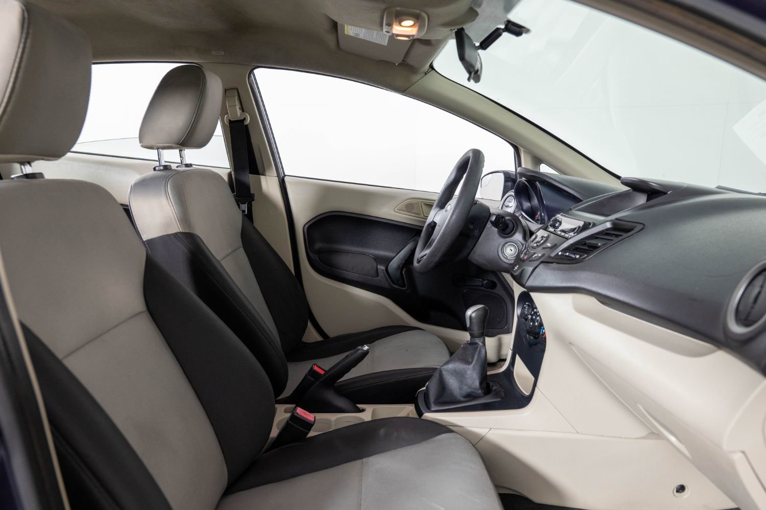 Used 2012 Ford Fiesta S image 25