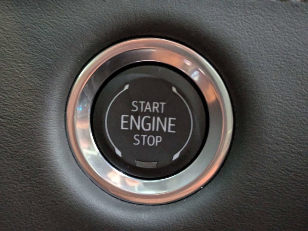 Certified 2026 Cadillac Escalade V w/ LPO, ONYX Package AWD/4WD image 32
