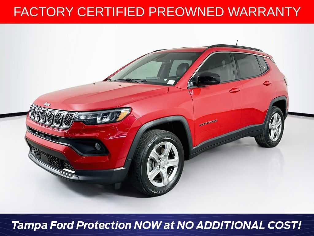 Used 2023 Jeep Compass Latitude AWD/4WD image 1