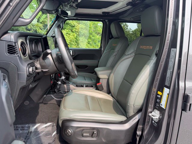 Used 2024 Jeep Gladiator Mojave AWD/4WD image 11