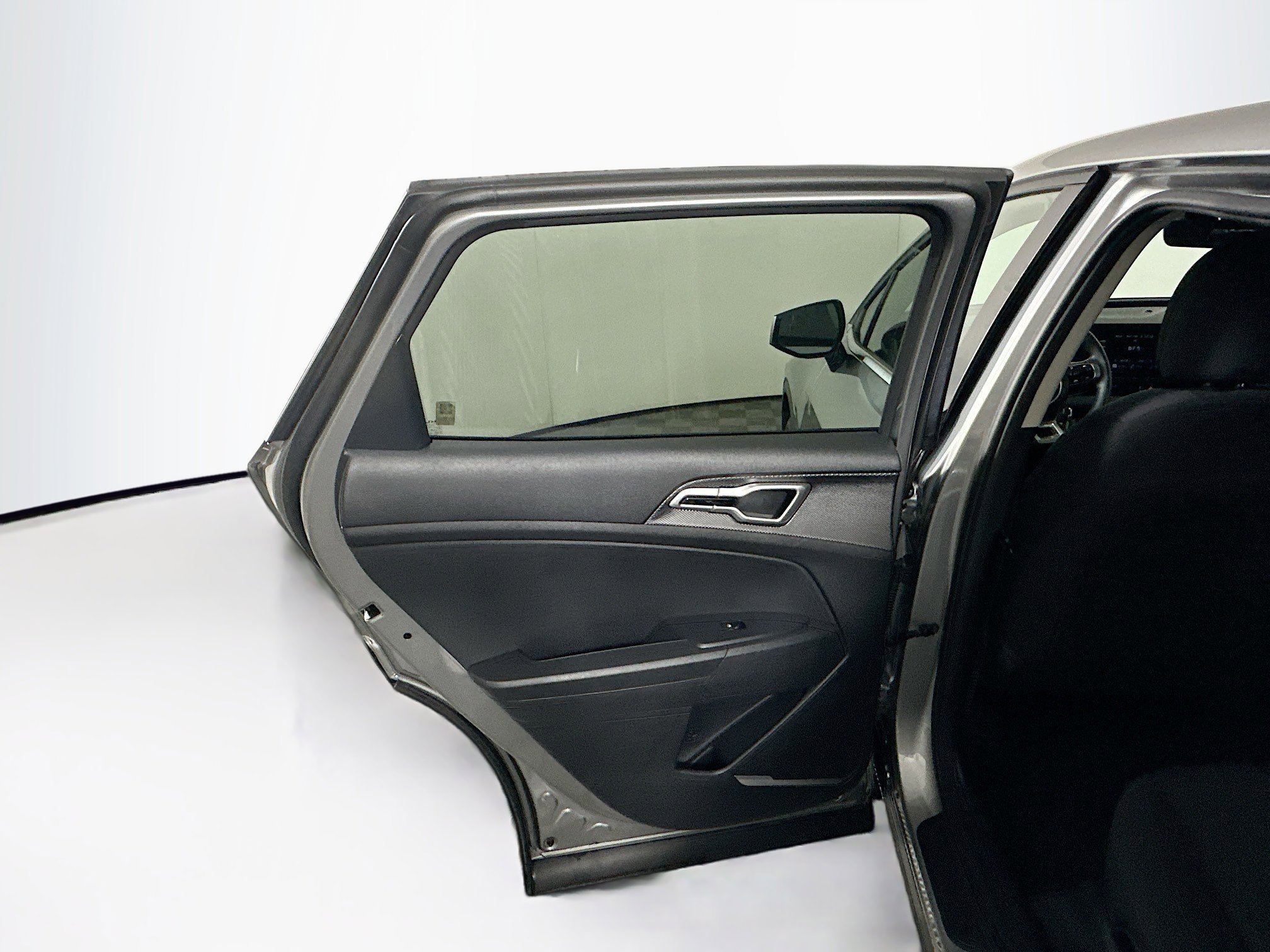 Used 2025 Kia Sportage LX image 25