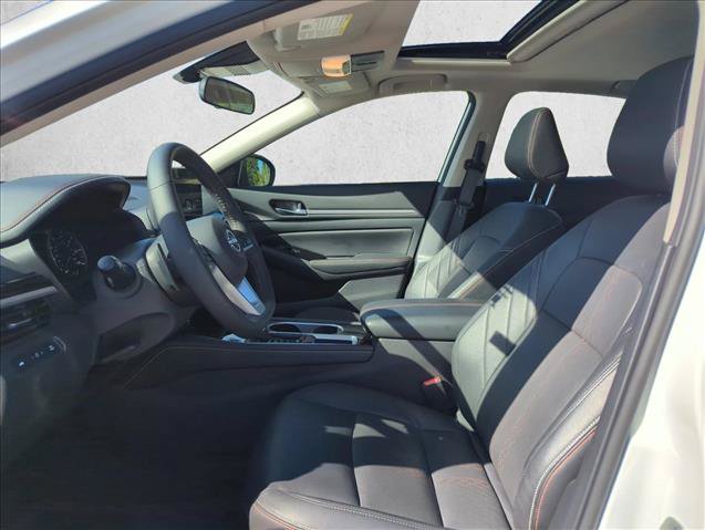 Used 2025 Nissan Altima 2.5 SR w/ SR Premium Package FWD image 16