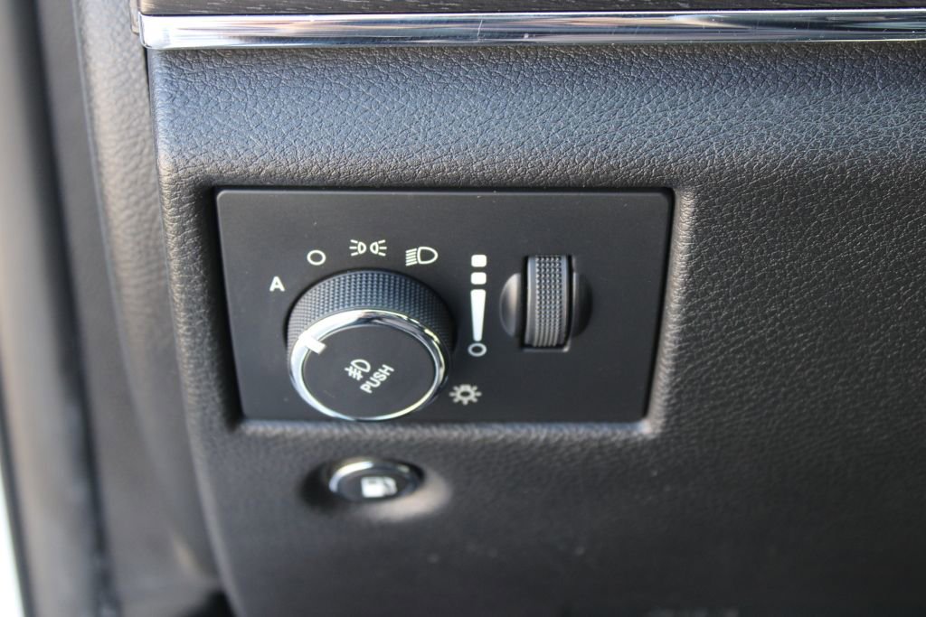 Used 2017 Jeep Grand Cherokee Limited AWD/4WD image 30