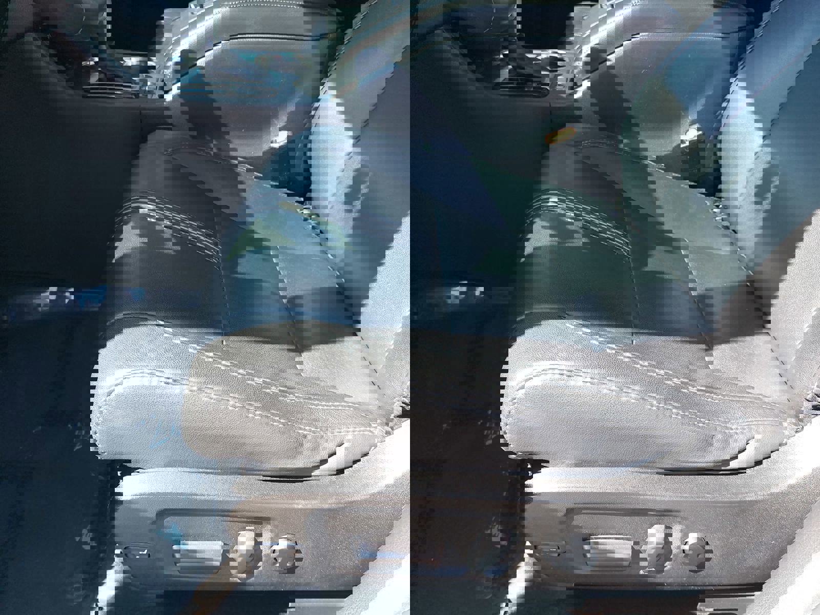 Used 2018 Toyota Highlander SE image 30