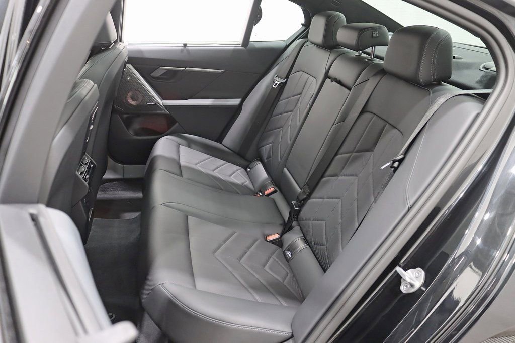 Used 2024 BMW i5 M60 w/ Premium Package image 34