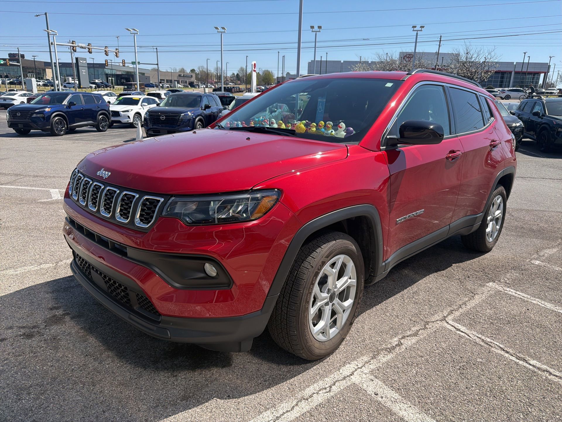 Used 2025 Jeep Compass Latitude image 1