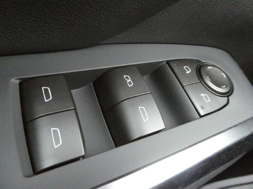 New 2027 Chevrolet Traverse LT AWD/4WD image 19