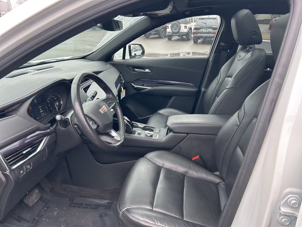 Used 2023 Cadillac XT4 Luxury w/ Cold Weather Package image 16