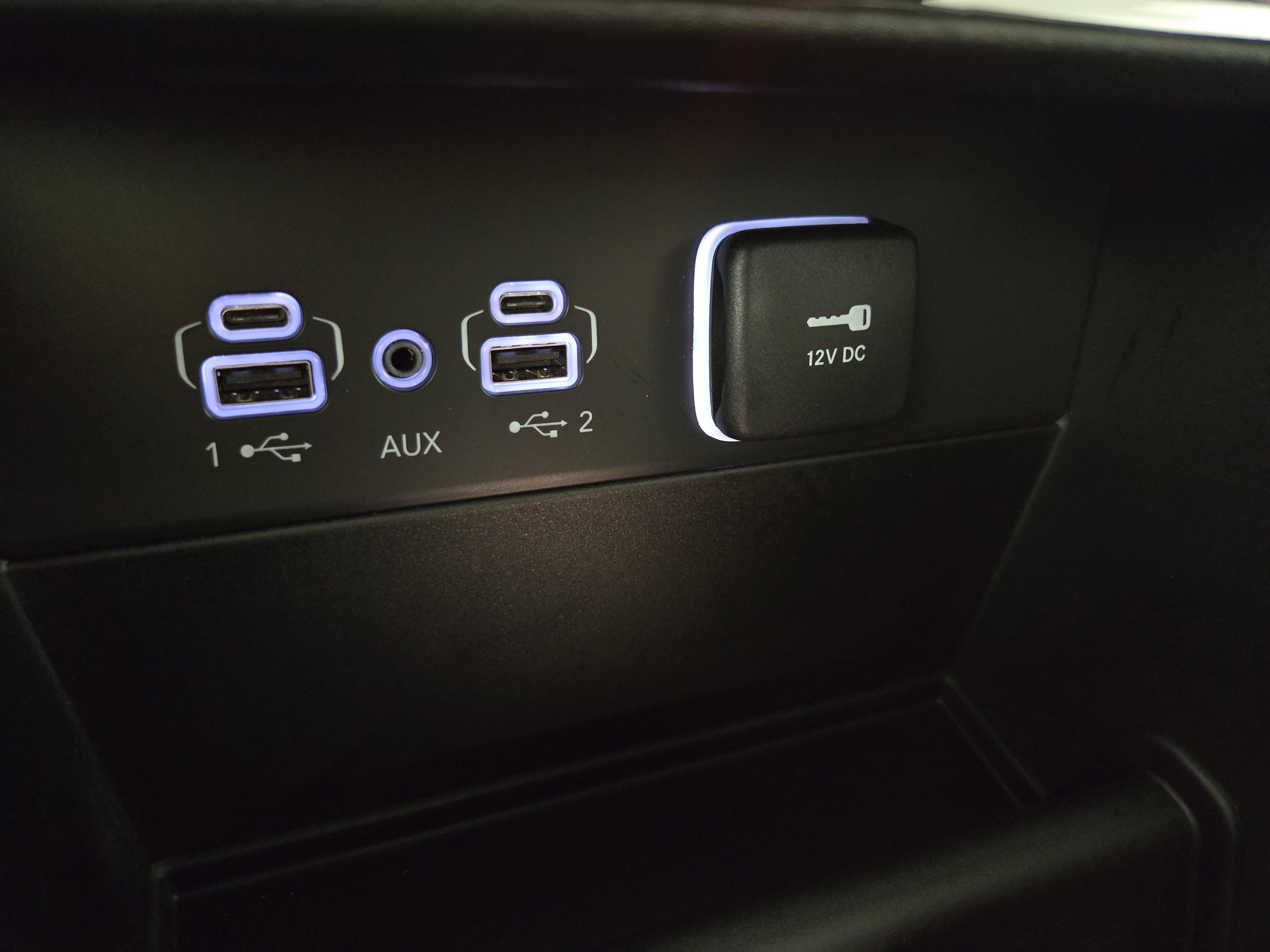 Used 2023 Jeep Grand Cherokee Laredo AWD/4WD image 28