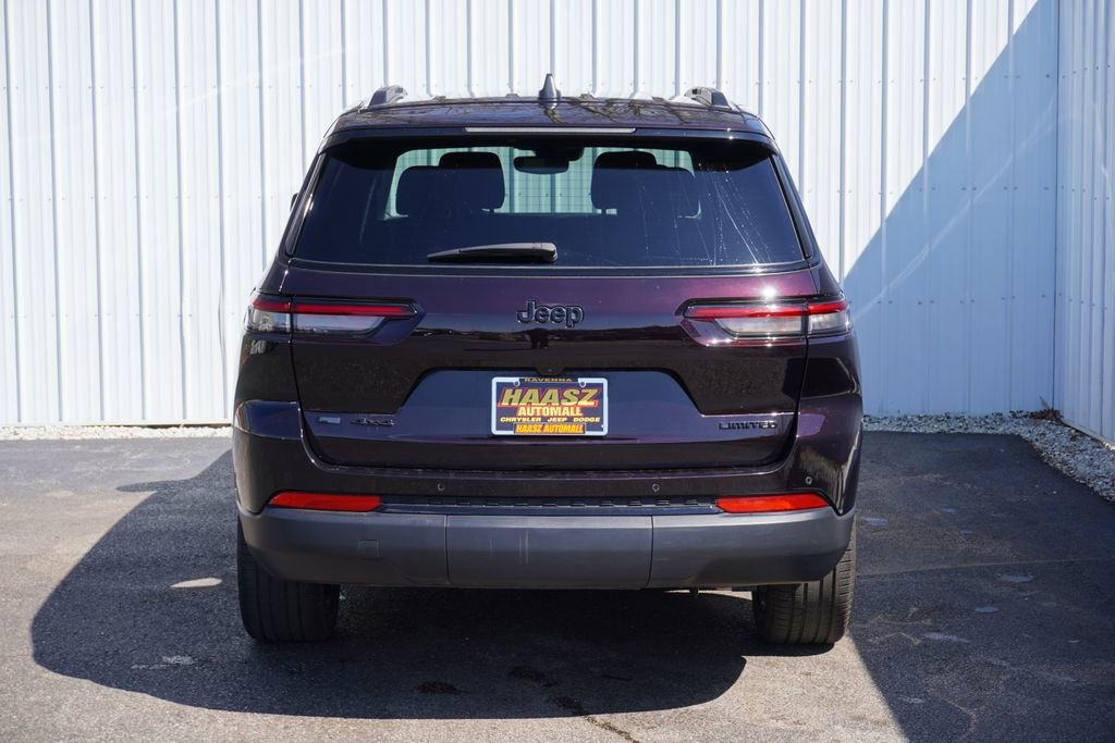 Used 2023 Jeep Grand Cherokee L Limited w/ Black Appearance Package AWD/4WD image 5