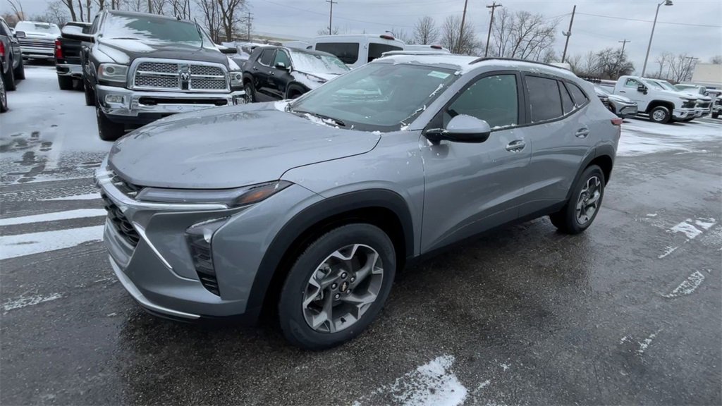 New 2026 Chevrolet Trax LT w/ Sunroof Package image 6