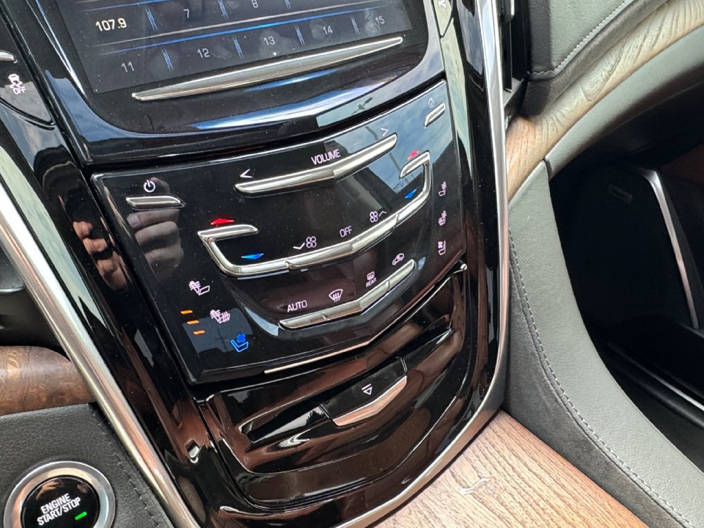 Used 2019 Cadillac Escalade Premium Luxury AWD/4WD image 27